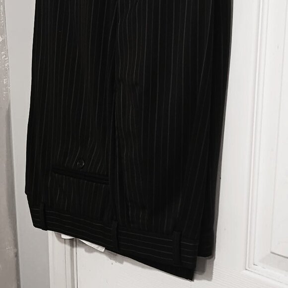 Bachrach Men 2 Peice Black with Gray Pinstripe Suit     42R - Picture 13 of 16